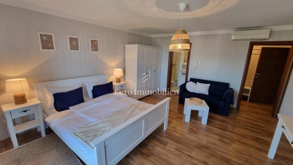 Investicijska priložnost – Apartmajska hiša z bazenom v Crikvenici