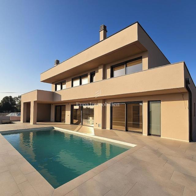 Poreč - vila z bazenom