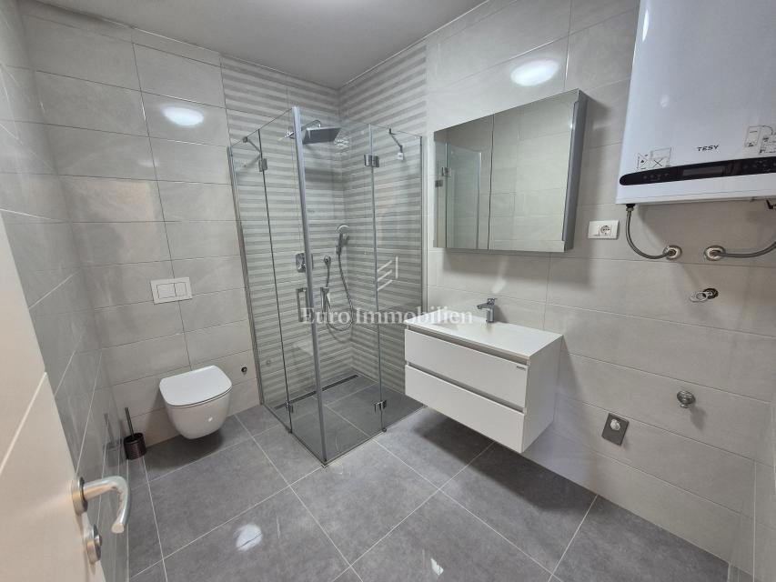Malinska - apartma z vrtom 100 m od morja