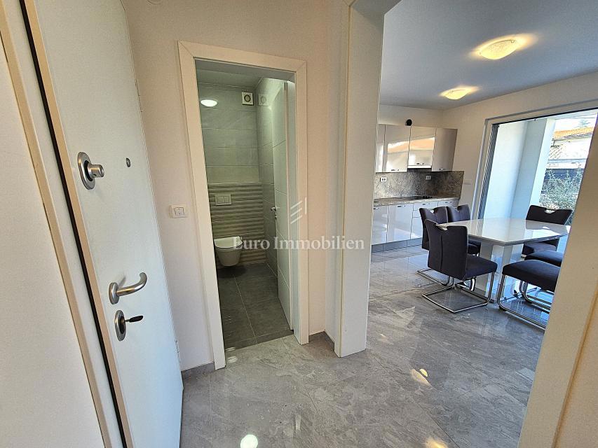 Malinska - apartma z vrtom 100 m od morja