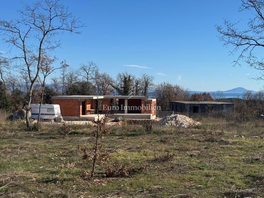 Marčana – enonadstropna hiša v gradnji z bazenom