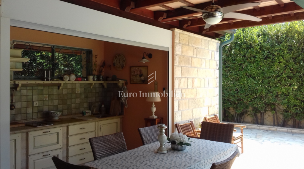 Novalja, otok Pag - vila z bazenom v centru mesta