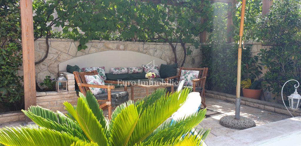 Novalja, otok Pag - vila z bazenom v centru mesta