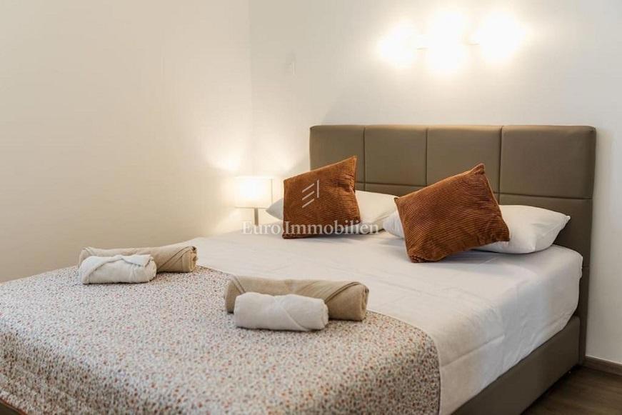Novalja - penthouse z veliko teraso in pogledom na morje