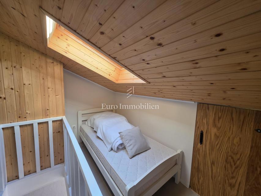 Novi Vinodolski - dvoetažni apartma s čudovitim razgledom