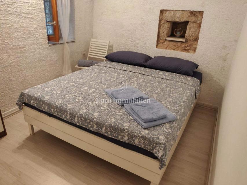Bribir - prenovljena kamnita hiša