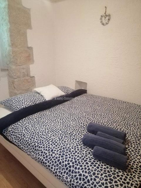 Bribir - prenovljena kamnita hiša