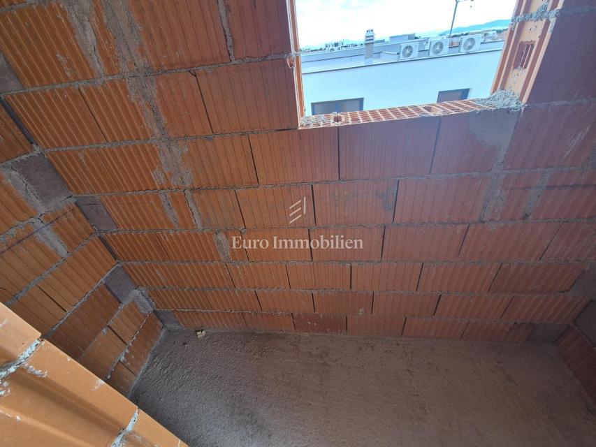 Čudovit apartma v novi stavbi s pogledom na morje