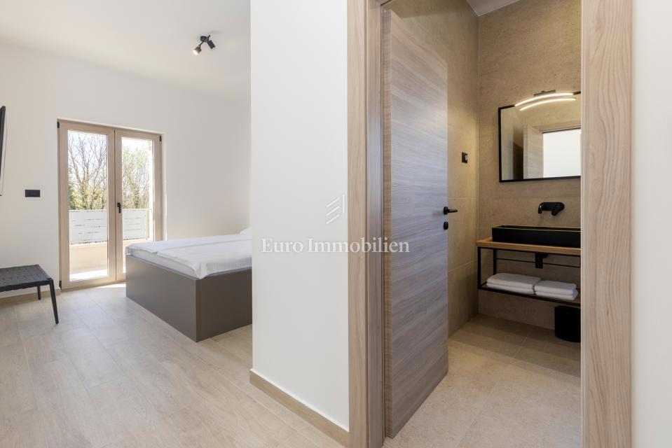 Labin - nova vila z bazenom, mirna lokacija