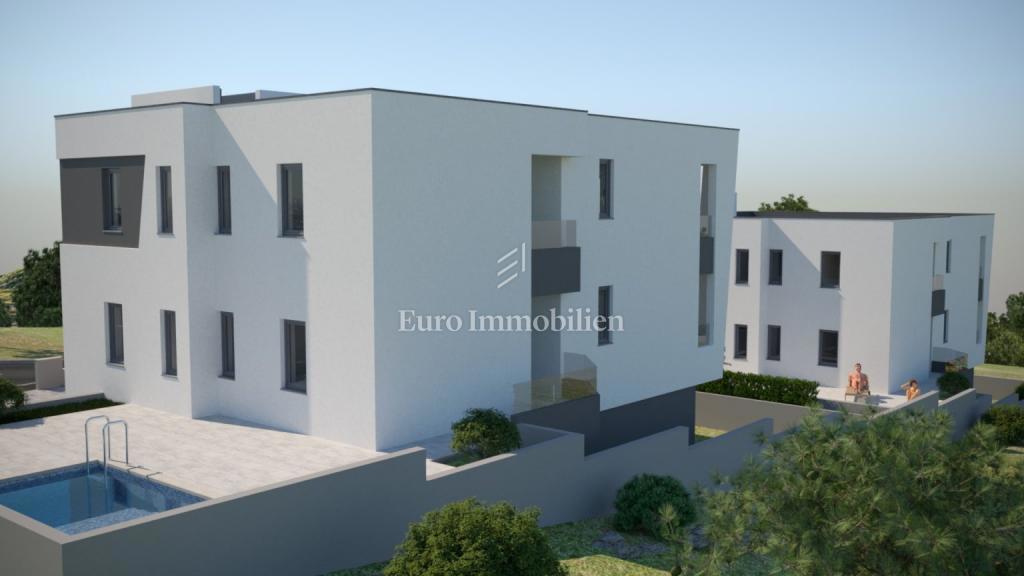 Mandre - apartma z bazenom in vrtom, blizu plaže