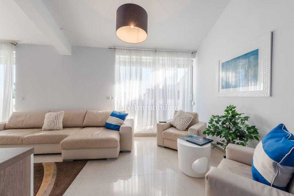 Novalja - penthouse 1. vrsta do morja