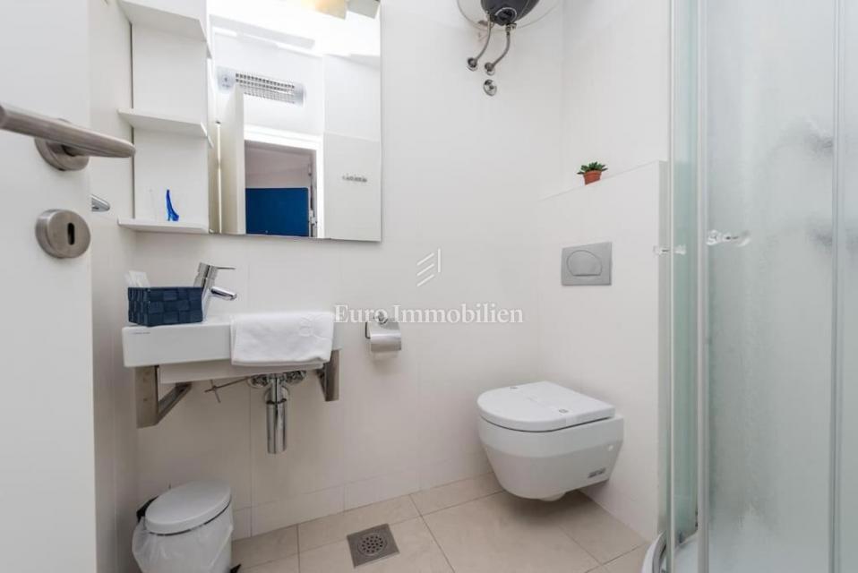 Novalja - penthouse 1. vrsta do morja