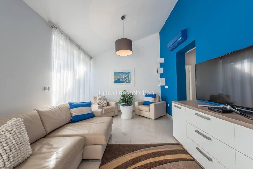 Novalja - penthouse 1. vrsta do morja
