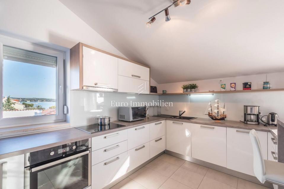 Novalja - penthouse 1. vrsta do morja