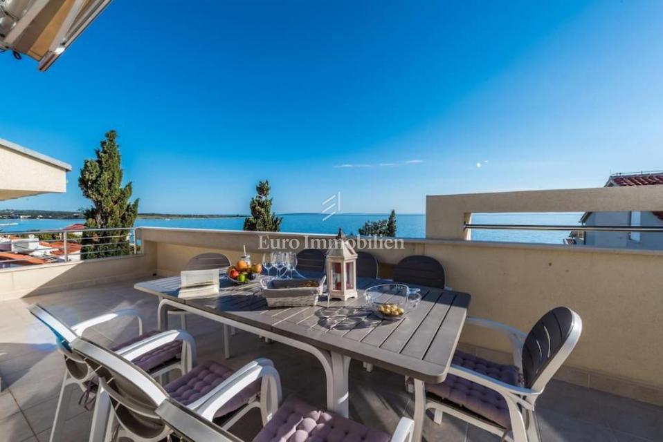 Novalja - penthouse 1. vrsta do morja