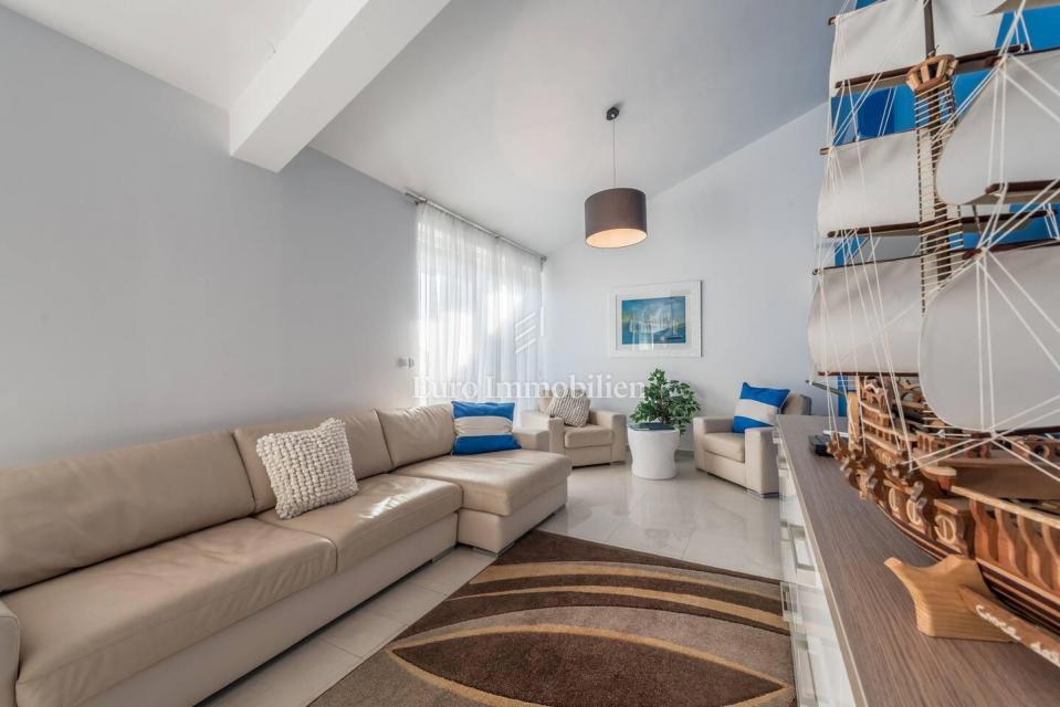 Novalja - penthouse 1. vrsta do morja