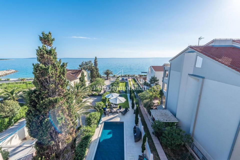 Novalja - penthouse 1. vrsta do morja