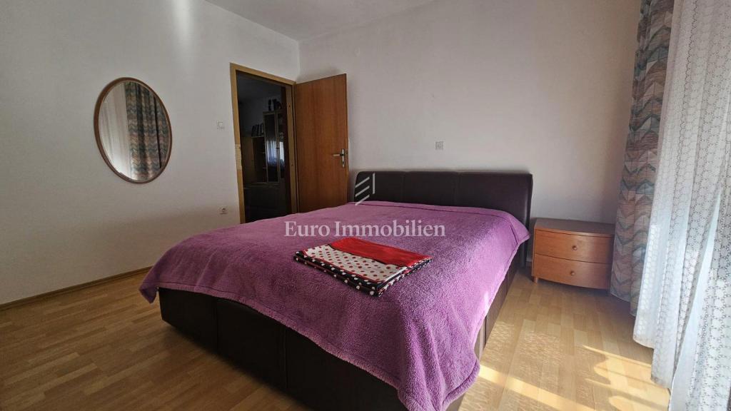 Novi Vinodolski - apartma in dve garsonjeri