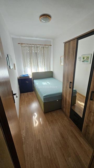 Novi Vinodolski - apartma in dve garsonjeri