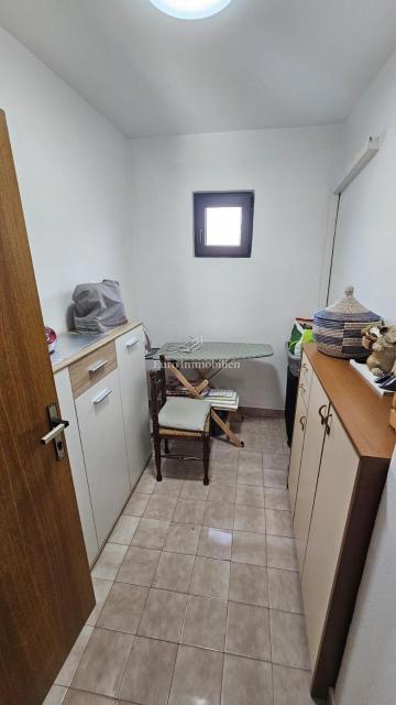 Novi Vinodolski - apartma in dve garsonjeri
