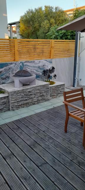 Vodice - hiša s parkiriščem na vrhunski lokaciji