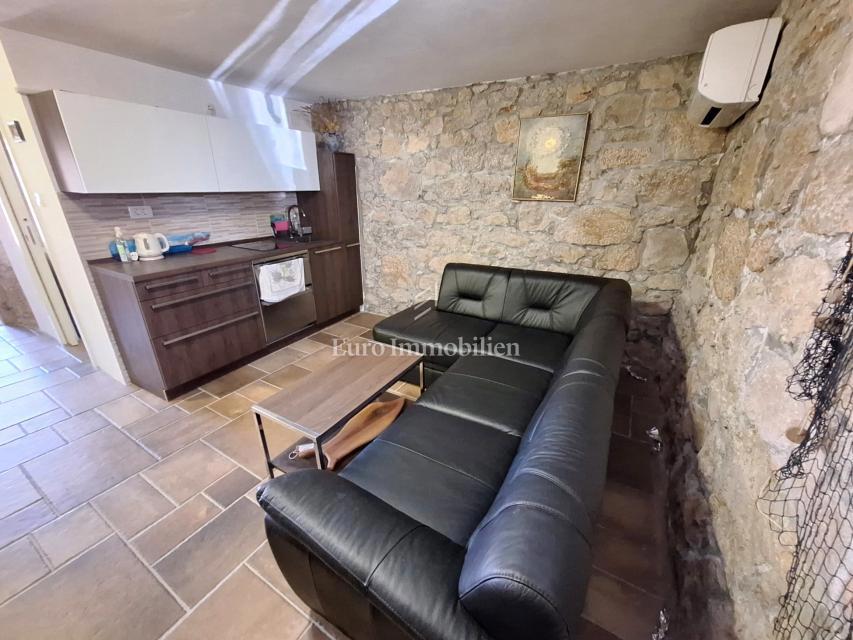 Hiša blizu morja z dvema apartmajema - Punat