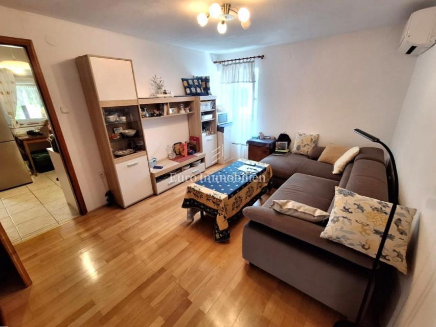 Hiša blizu morja z dvema apartmajema - Punat