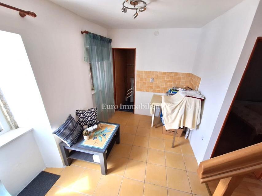 Hiša blizu morja z dvema apartmajema - Punat