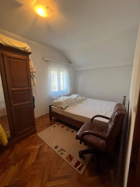Vir - samostojna hiša v bližini morja