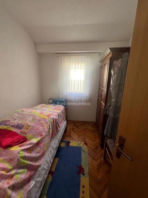 Vir - samostojna hiša v bližini morja