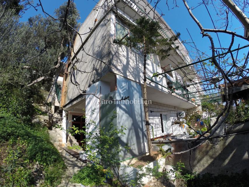 Makarska - stanovanjska hiša s čudovitim razgledom