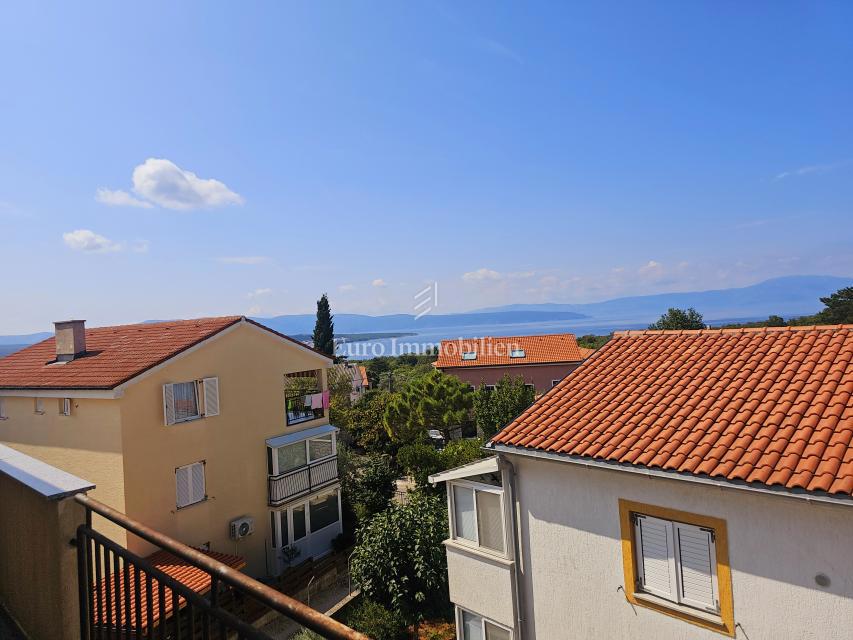 Hiša s tremi apartmaji v bližini Malinske, otok Krk