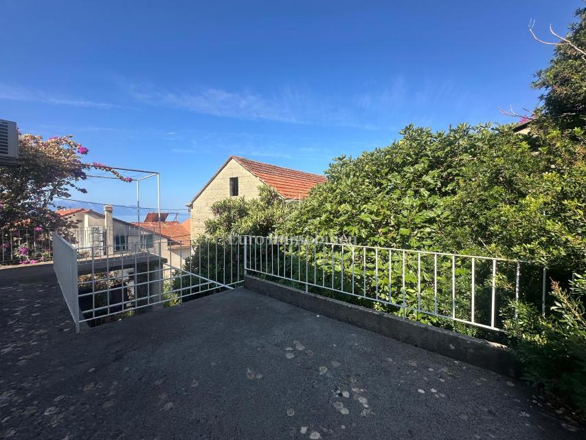 Brist – Samostojna hiša, druga vrsta od morja