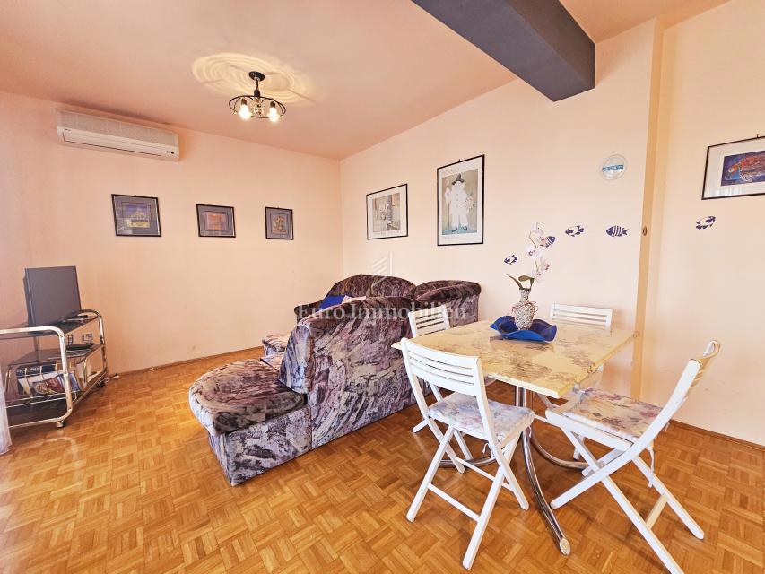 Njivice, trosobno stanovanje s čudovitim pogledom na morje!