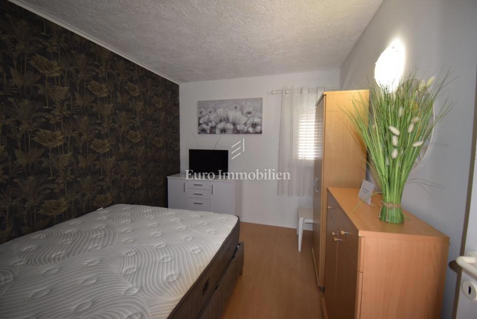 Kamnita Hiša z Razgledom na Morje