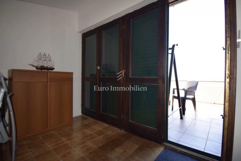 Kamnita Hiša z Razgledom na Morje