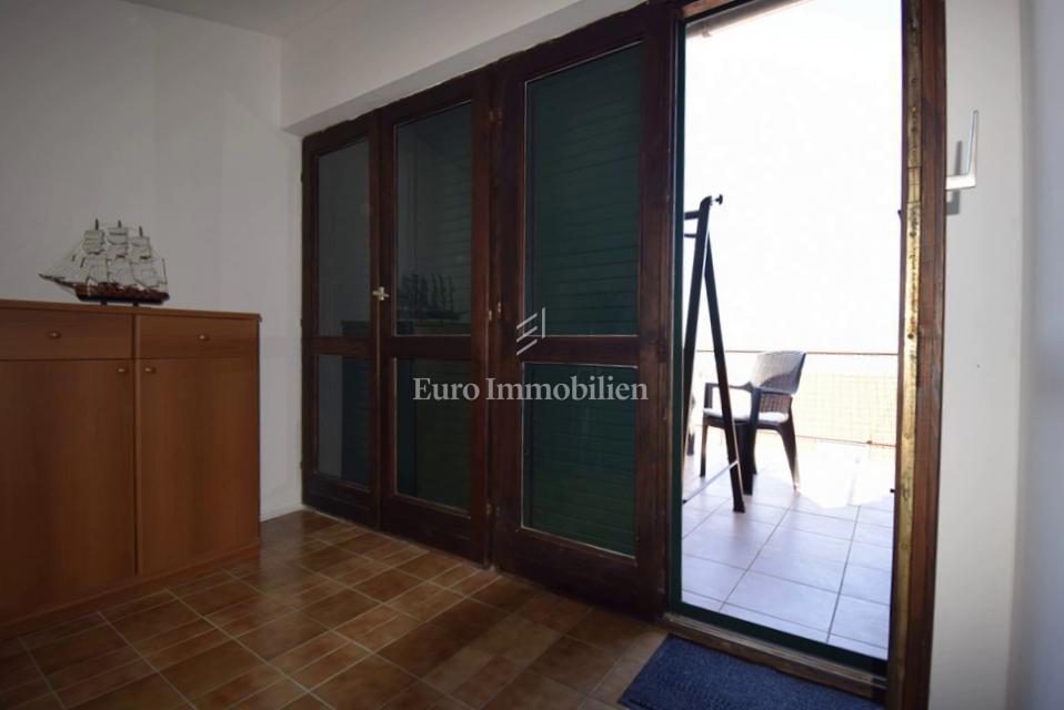 Kamnita Hiša z Razgledom na Morje