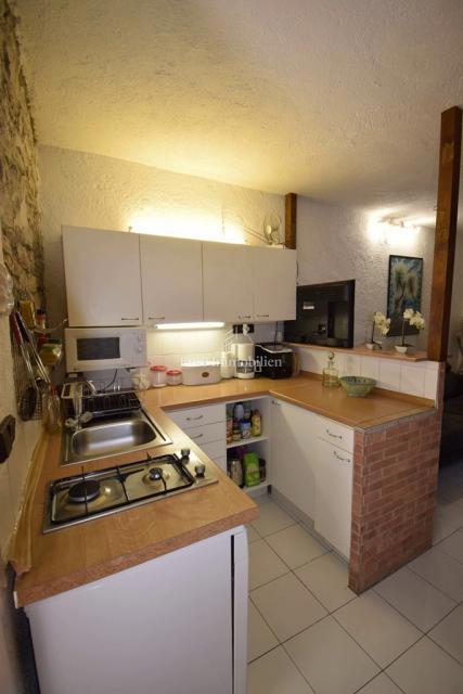 Kamnita Hiša z Razgledom na Morje