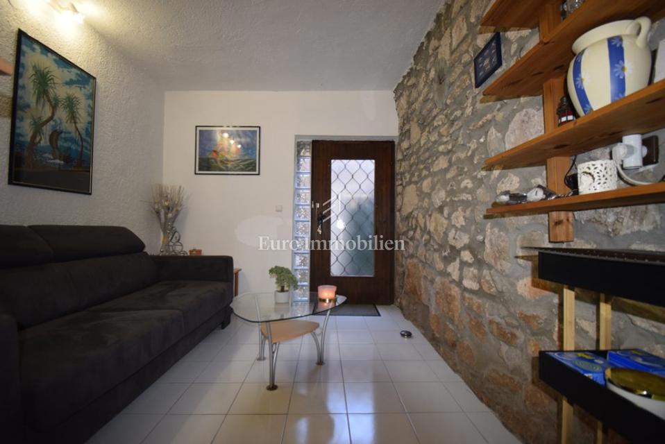 Kamnita Hiša z Razgledom na Morje