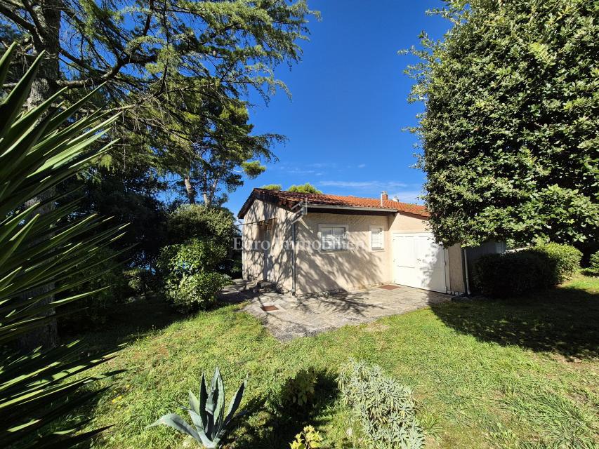 Ekskluzivna lokacija - prva vrsta ob morju!