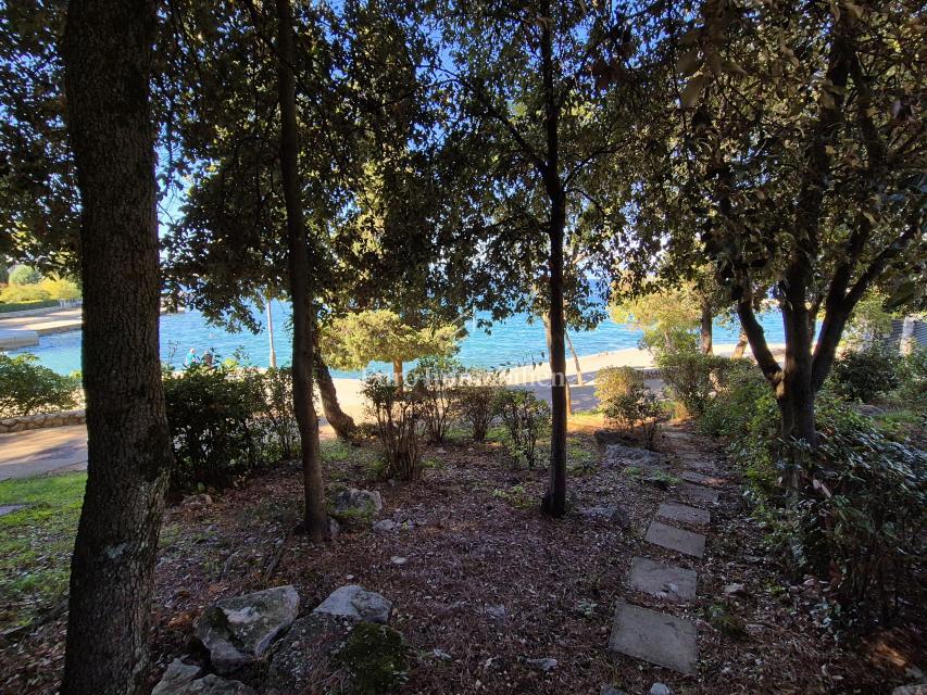 Ekskluzivna lokacija - prva vrsta ob morju!