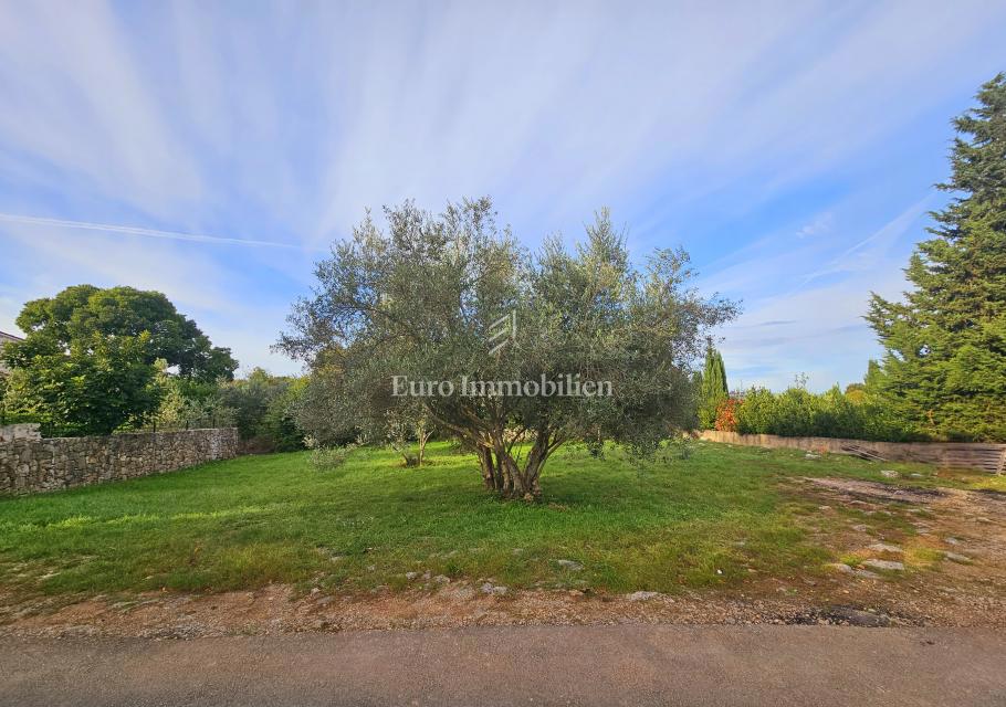 Stavbno zemljišče v okolici Malinske