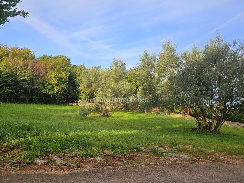 Stavbno zemljišče v okolici Malinske