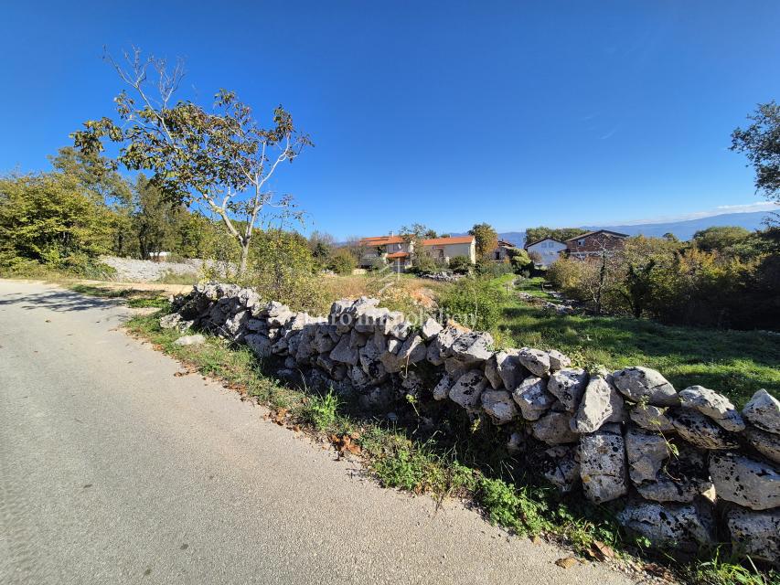 Otok Krk, območje Dobrinje, zemljišče za dva objekta