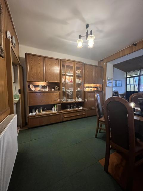 DONJI ZAMET, hiša z garažo, SAMO PRI NAS!