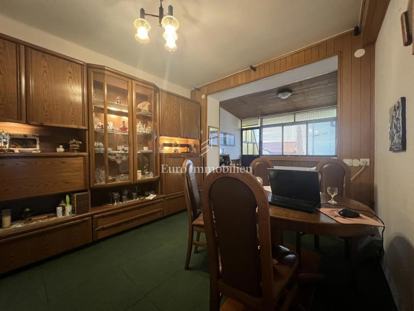 DONJI ZAMET, hiša z garažo, SAMO PRI NAS!