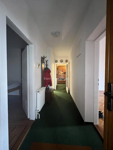 DONJI ZAMET, hiša z garažo, SAMO PRI NAS!