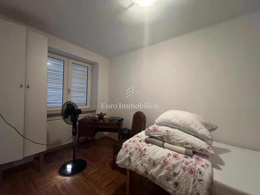 DONJI ZAMET, hiša z garažo, SAMO PRI NAS!