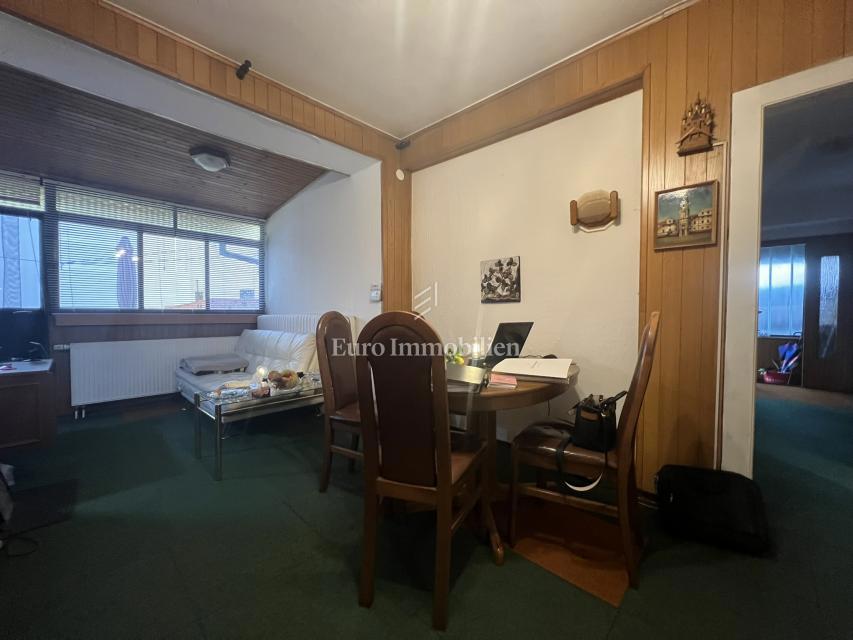 DONJI ZAMET, hiša z garažo, SAMO PRI NAS!