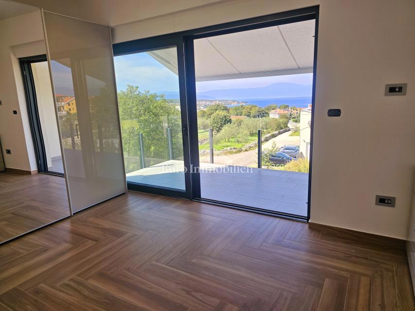 Malinska - nova hiša z bazenom in pogledom na morje!